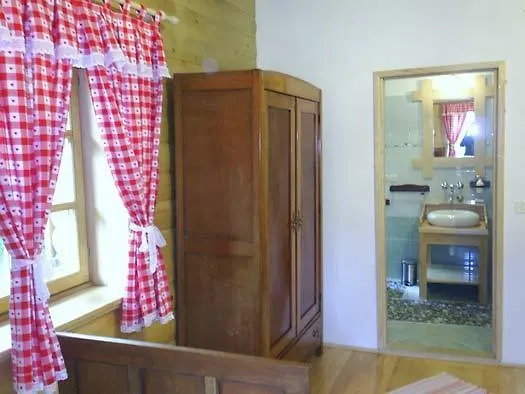 Holiday House Sobol Kuzelj 0*,