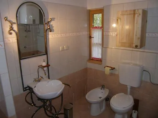 Holiday House Sobol Kuzelj Holiday home