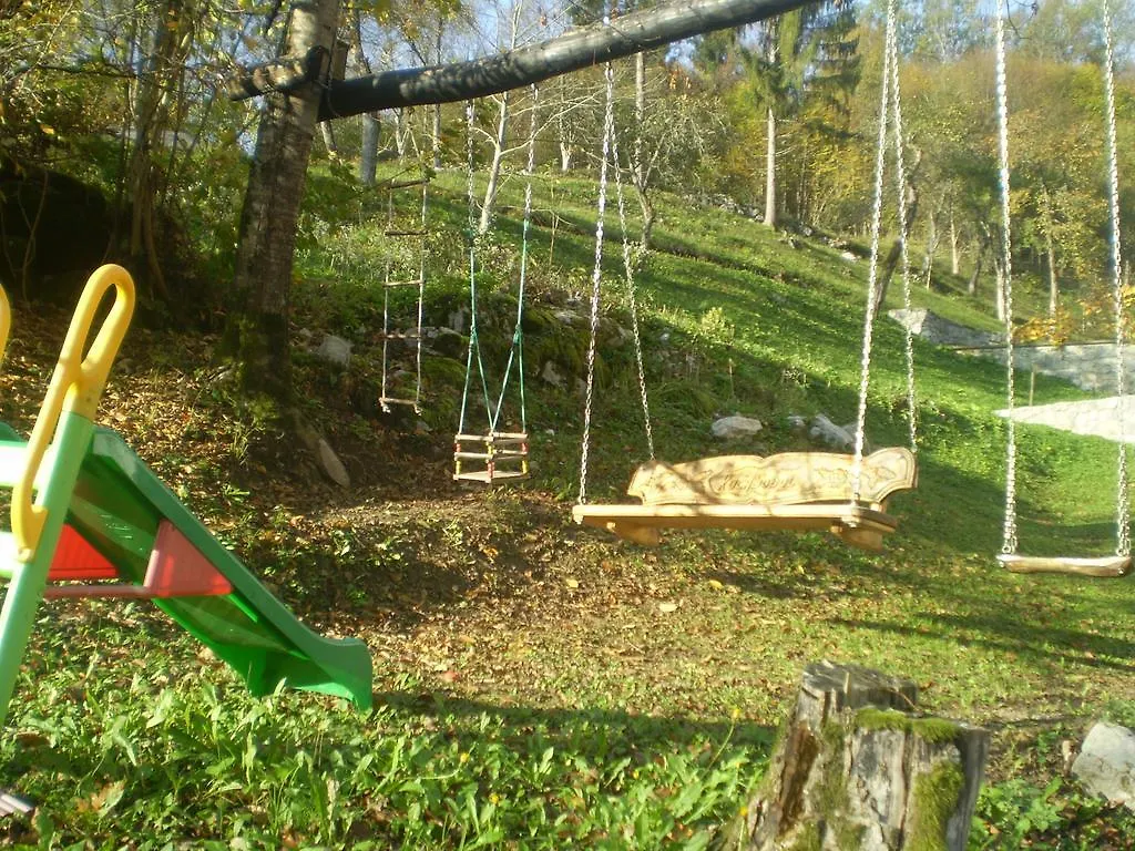 Holiday House Sobol Kuzelj