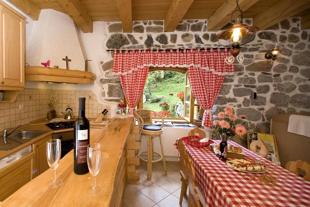Holiday House Sobol Kuzelj Holiday home