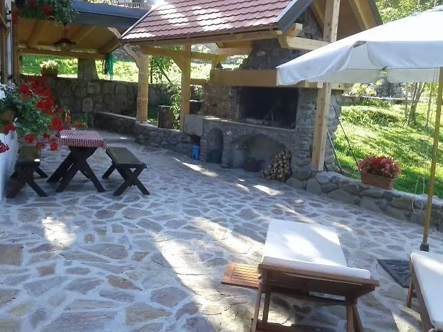 Holiday House Sobol Kuzelj Holiday home