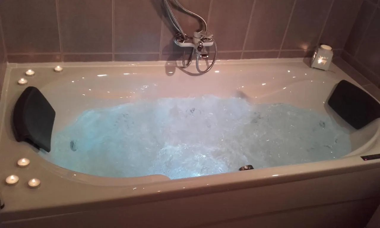 Holiday House Sobol Kuzelj